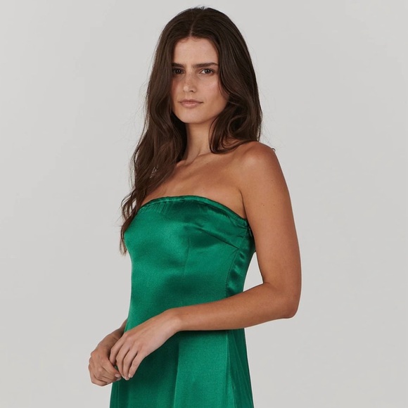 NEW $139 Retail Emerald Green Strapless Dress✨ - Picture 1 of 3